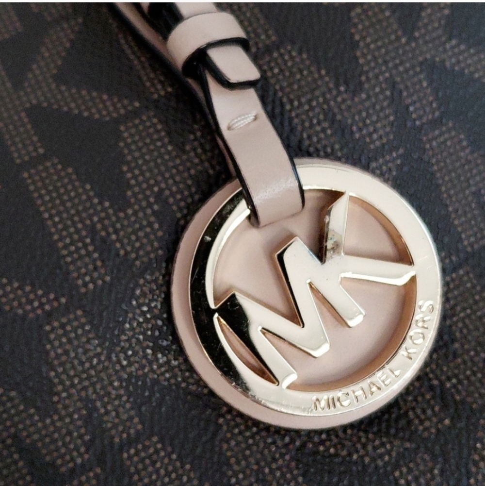 Michael kors Signature Logo Tote - Picture 4 of 16